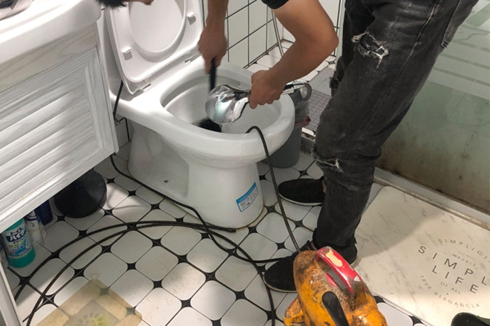 柳北疏通下水道