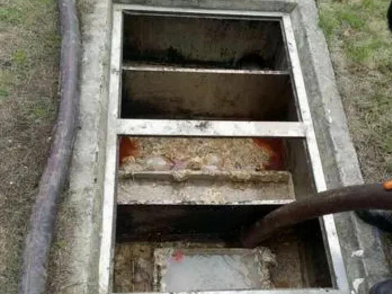 柳北隔油池清理