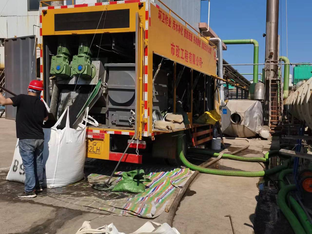 柳北淤泥压干处理